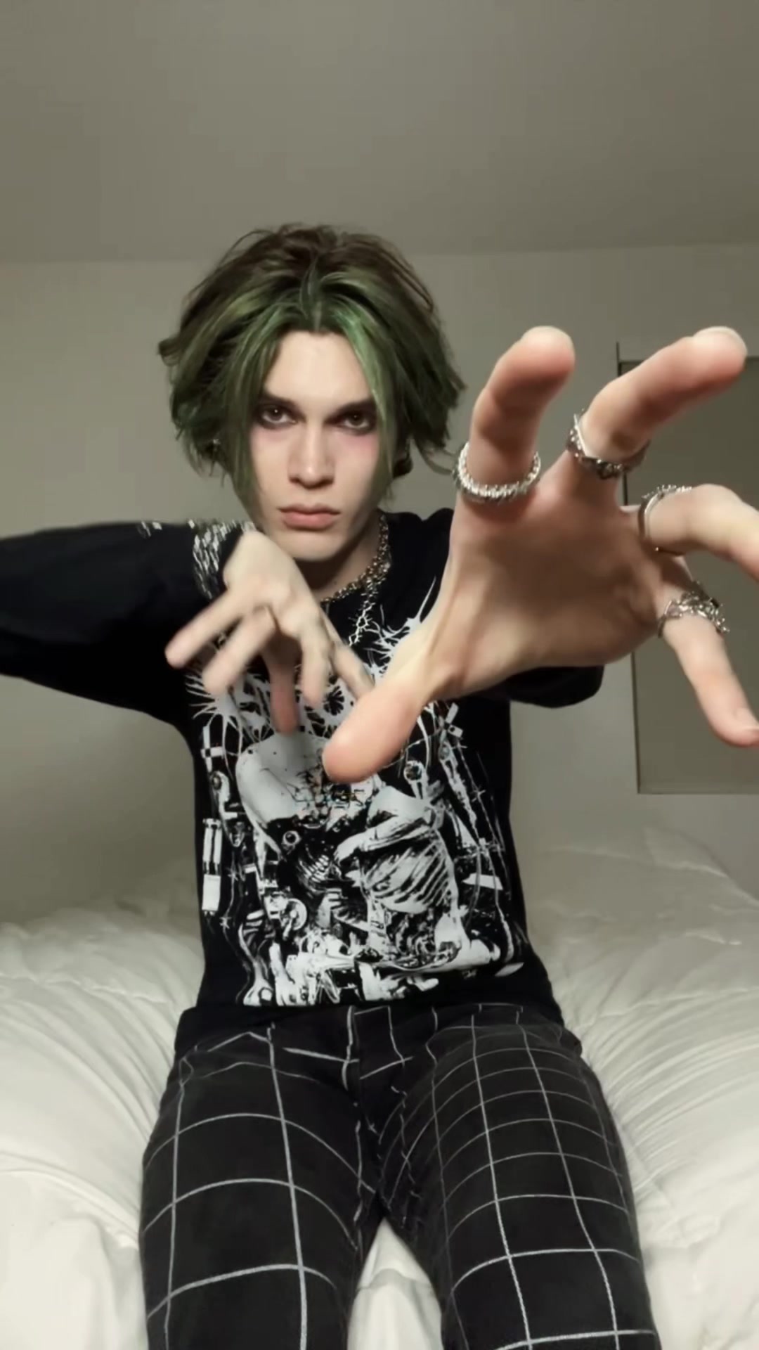@vvampires13lood