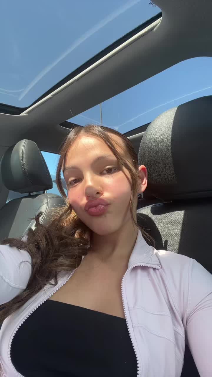 @bella.