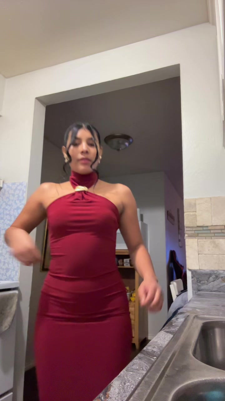@Alison González
