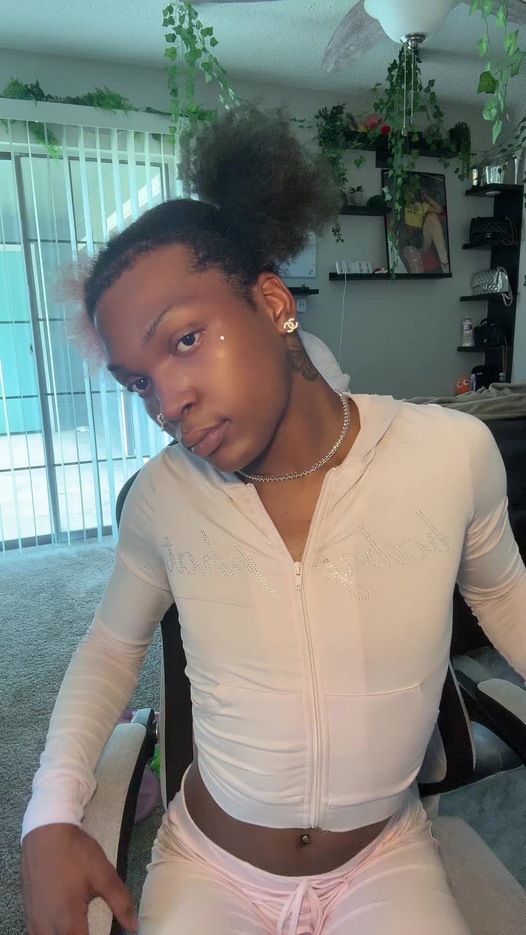 @lavish.lyrax