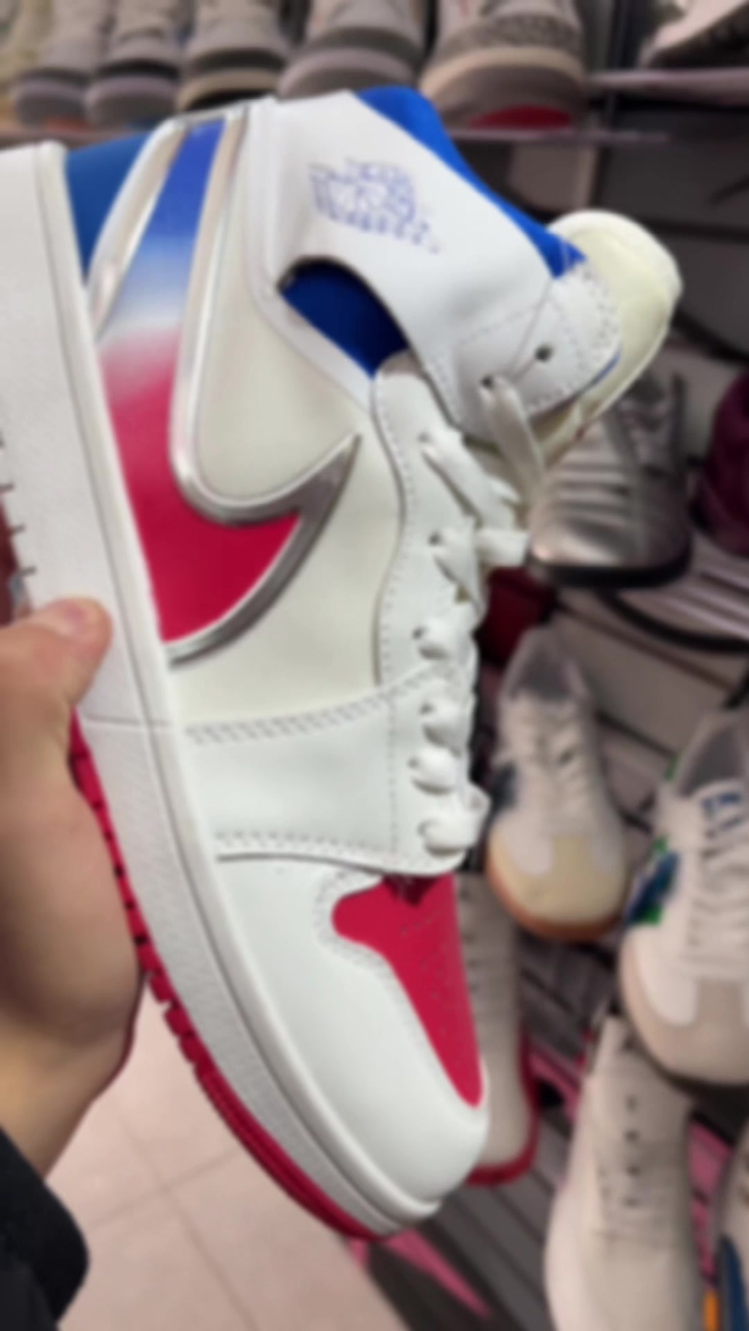 @SOF.SNEAKERS.