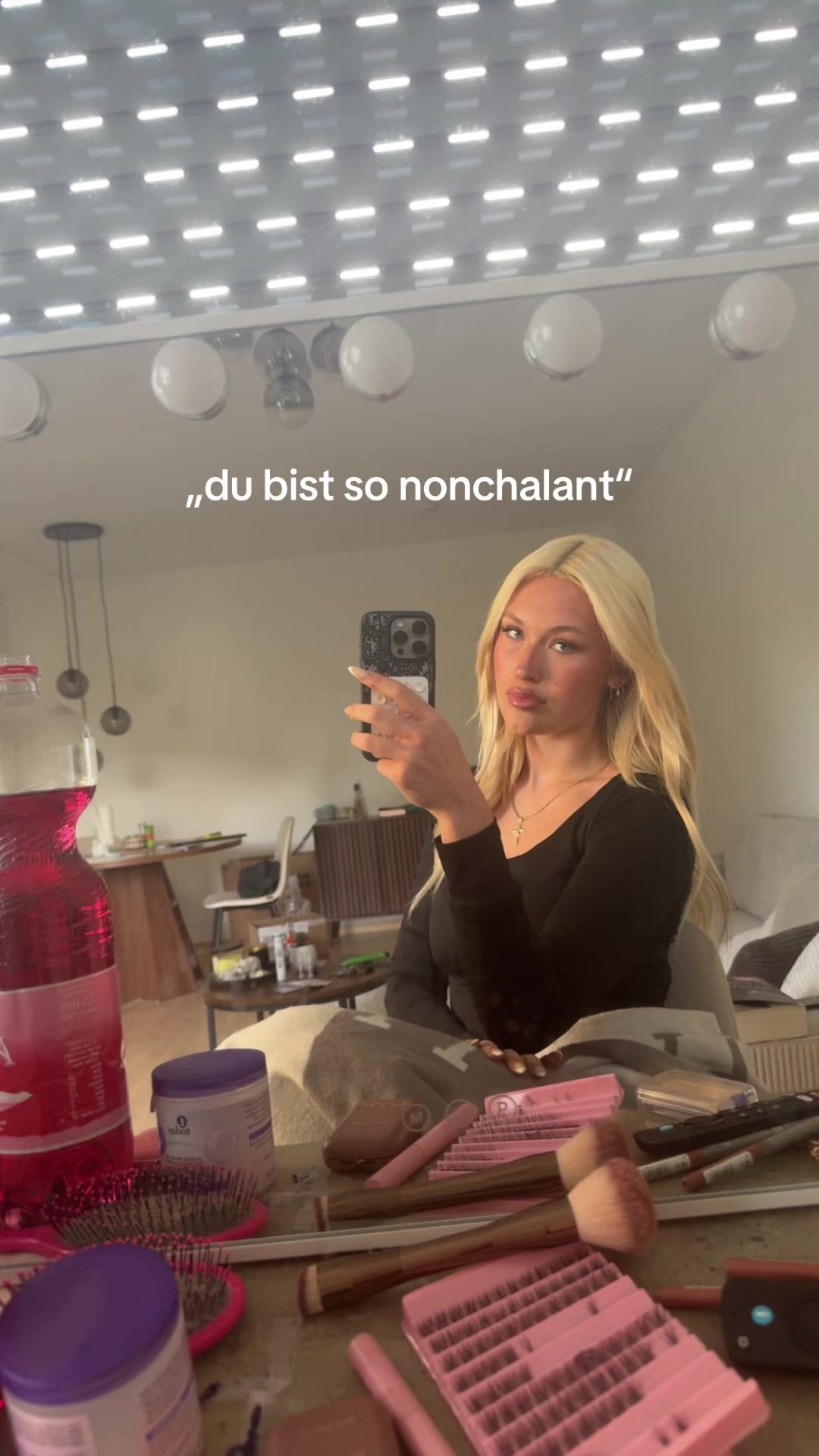 @annabella