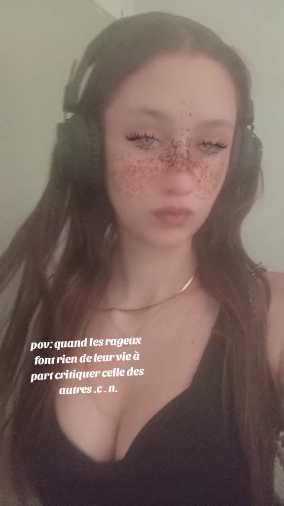 @๐๐ฉท Alyssa la queen ๐ฉท๐