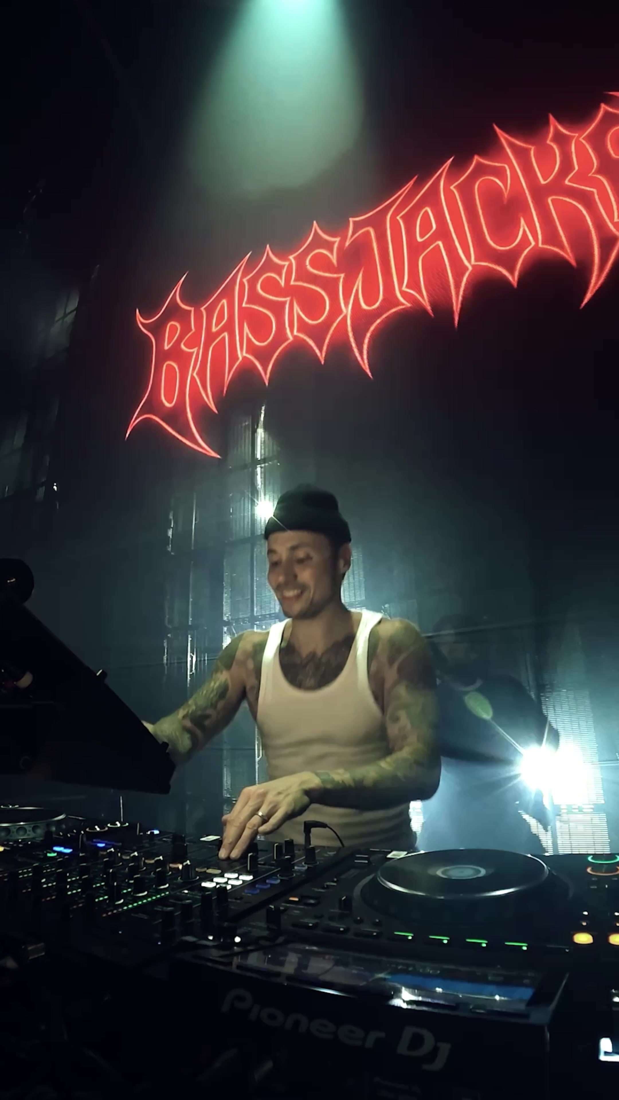 @Bassjackers