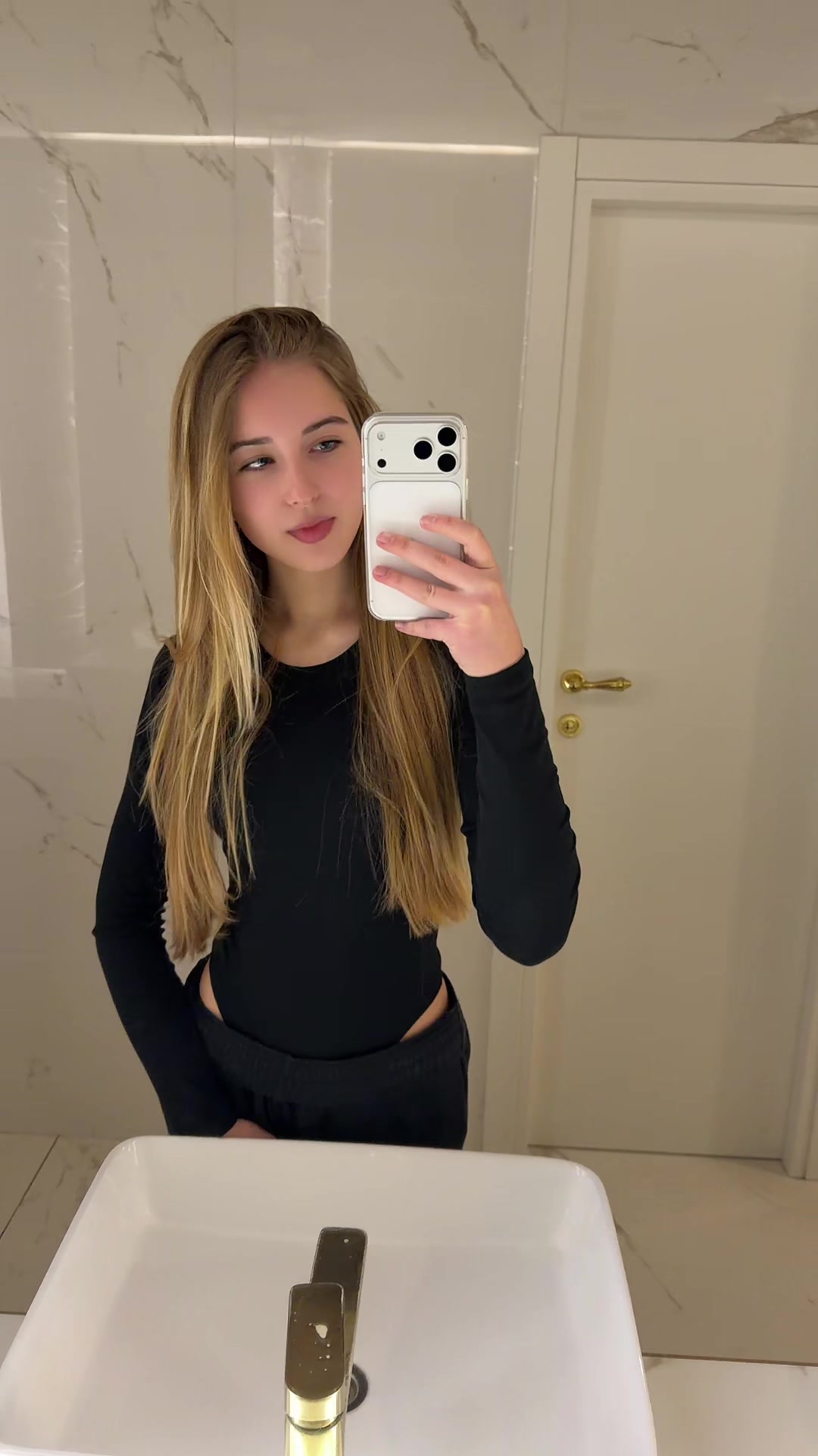 @𝓁𝒶𝓊𝓇𝒶&trade;