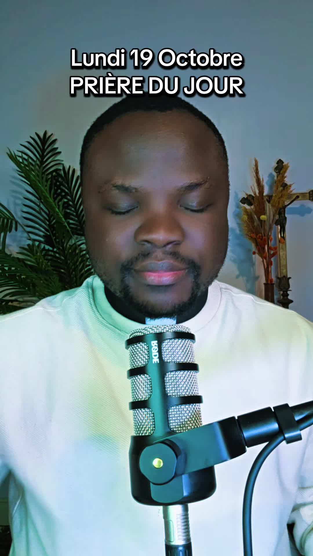 @Padre Pr&eacute;cieux 🇨🇵🇻🇦