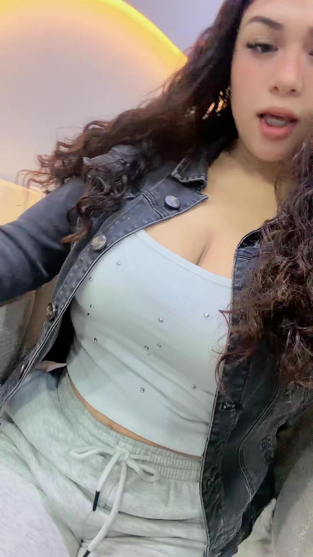 @alissonotarola