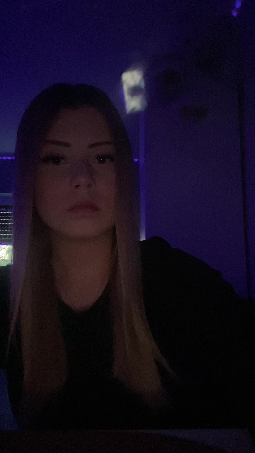 @𝐞𝐦𝐦𝐚
