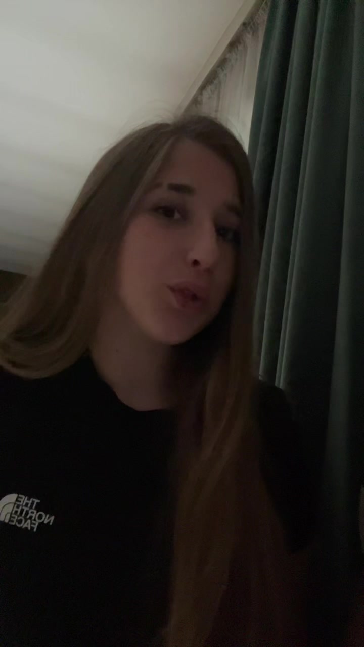 @𝓭𝓸𝓻𝓪🦢