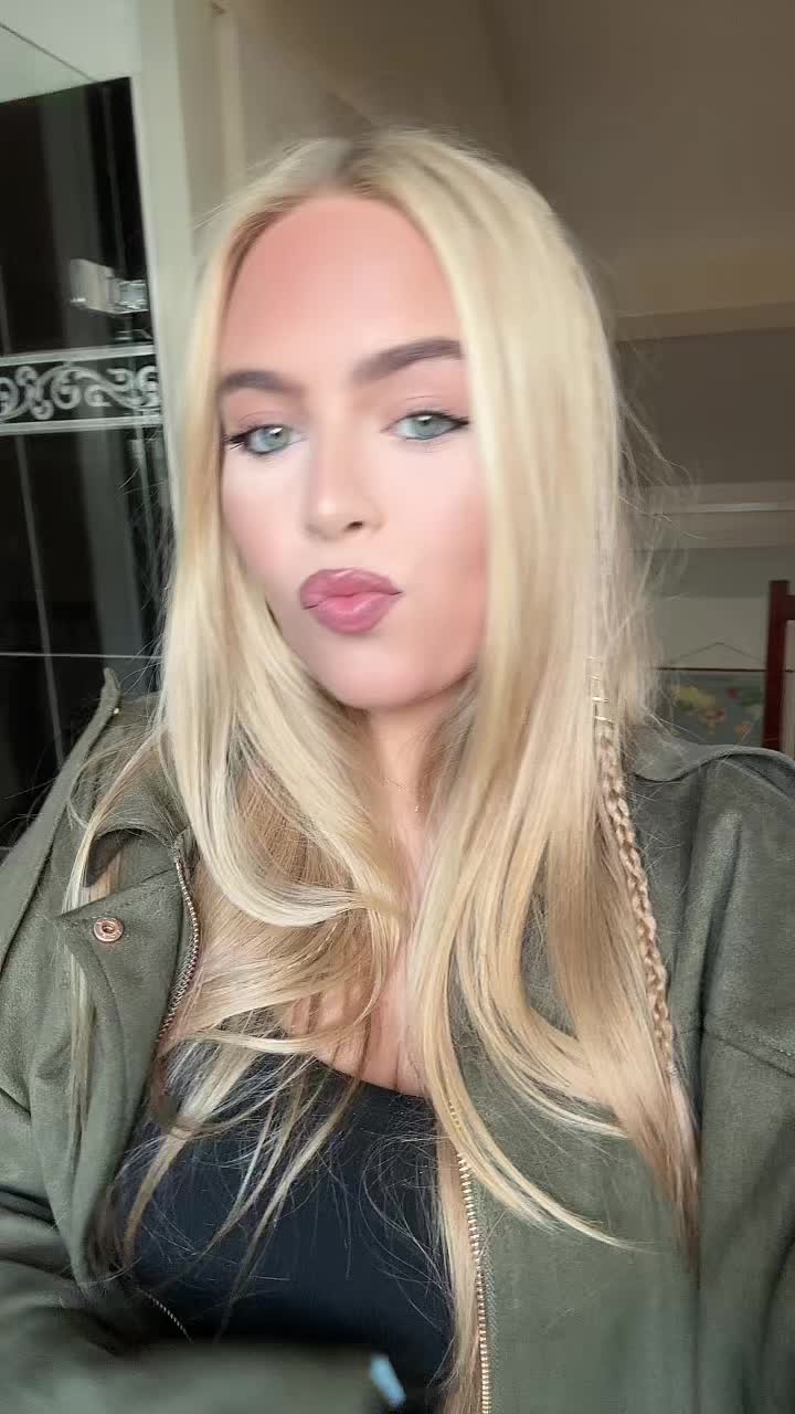 @SIMONE ESM&Eacute;E🩵