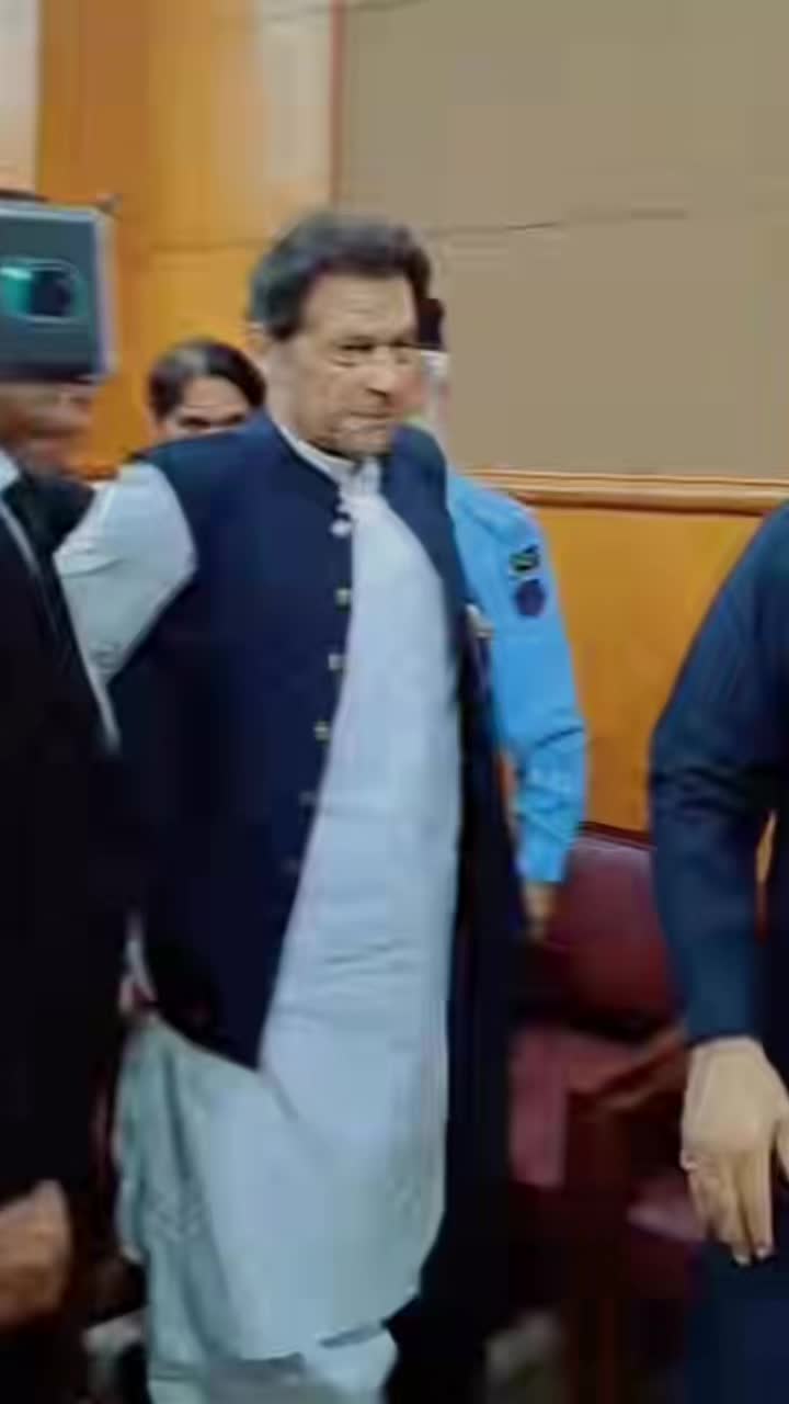 @Faizal khan PTI✊