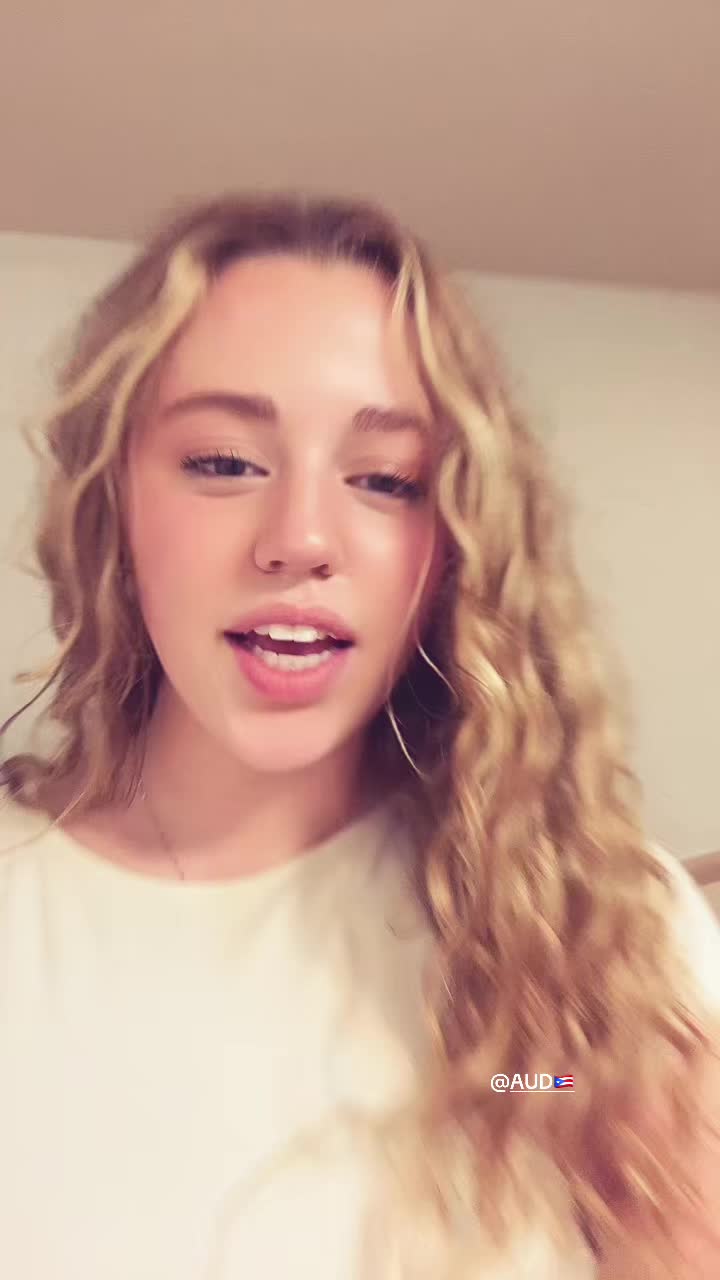 @𝐊𝐄𝐍𝐍𝐀 🌞🪴🌈🪐