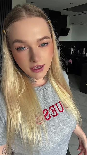 @✨🍓 𝗞𝗮𝗿𝗼𝗹𝗰𝗶𝗮 🍓✨