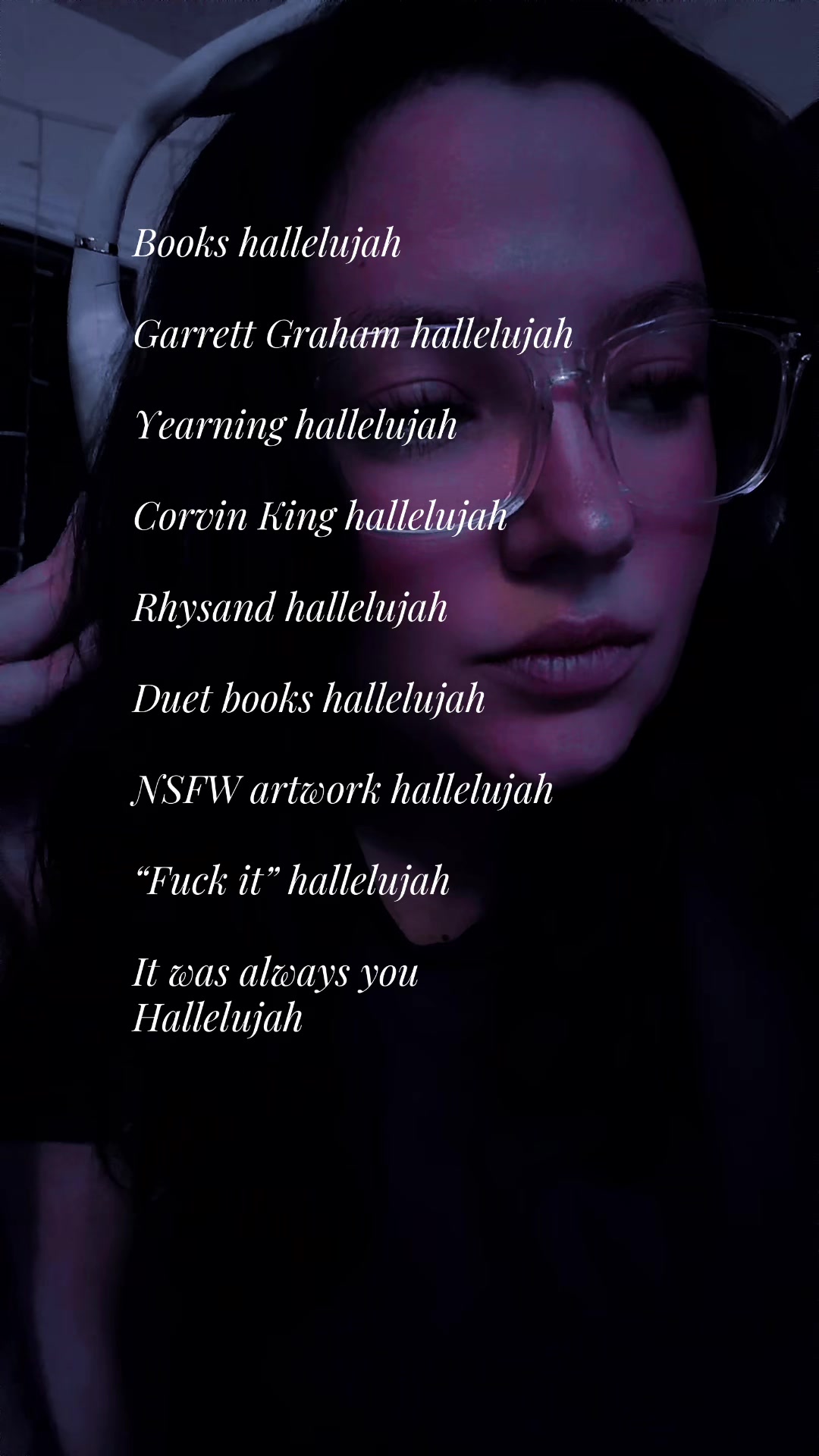 @Danielle Reads 📚☕️ 🧸