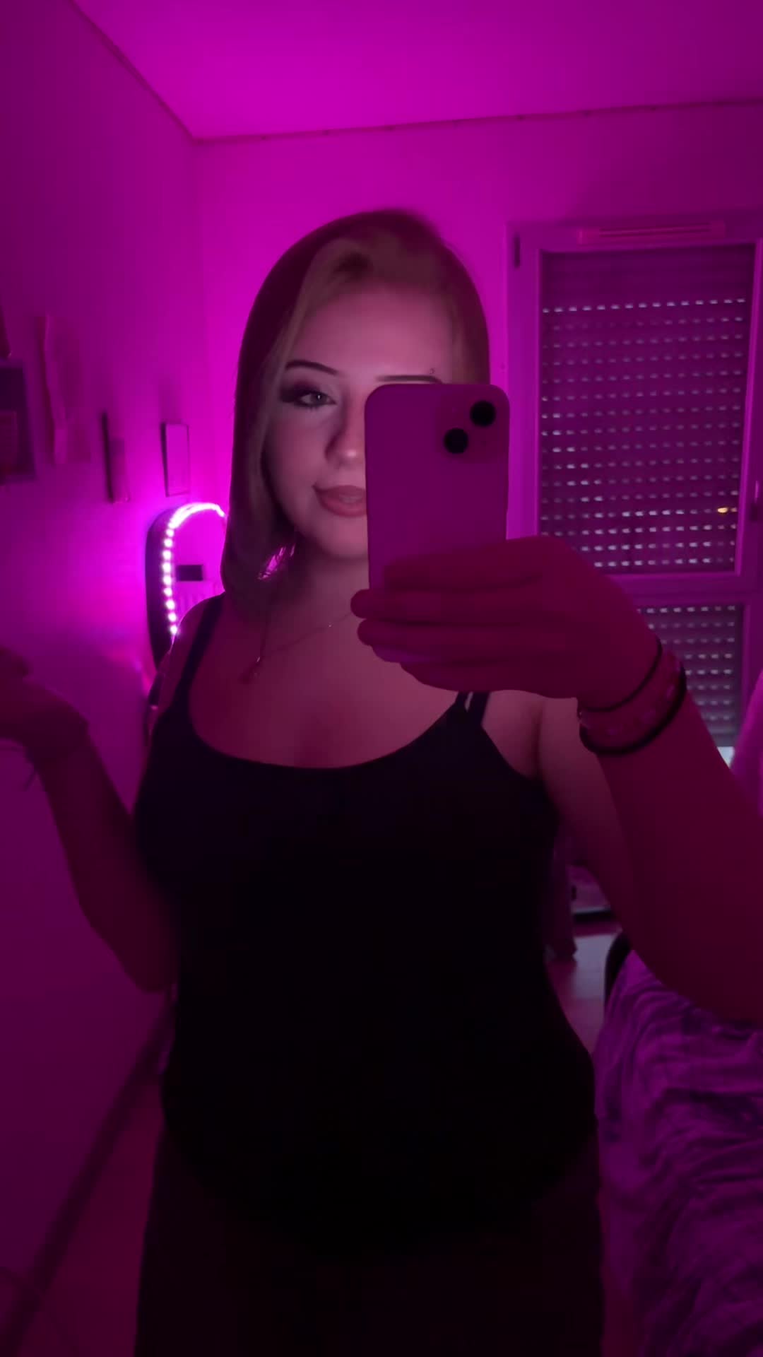 @𝒩𝐸𝐿𝐿𝒴