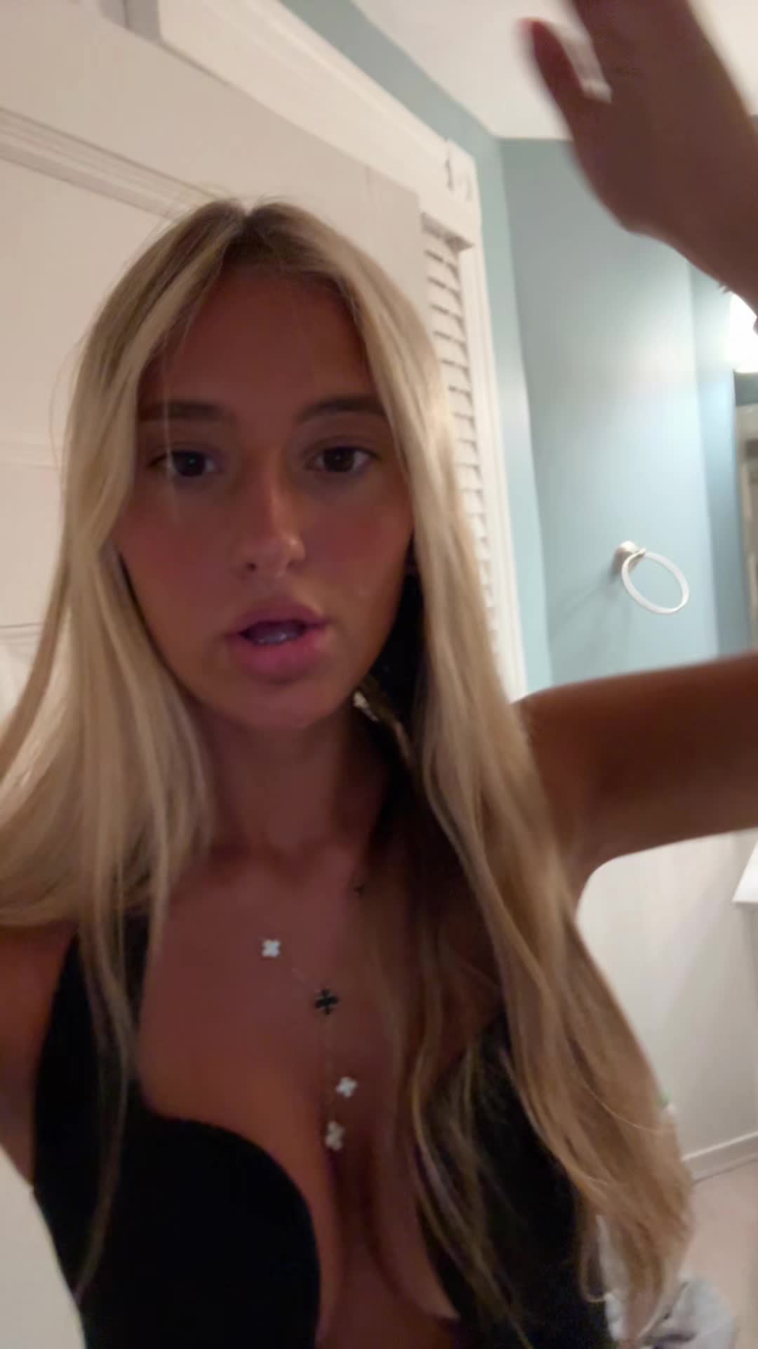 @melanieehopkinss