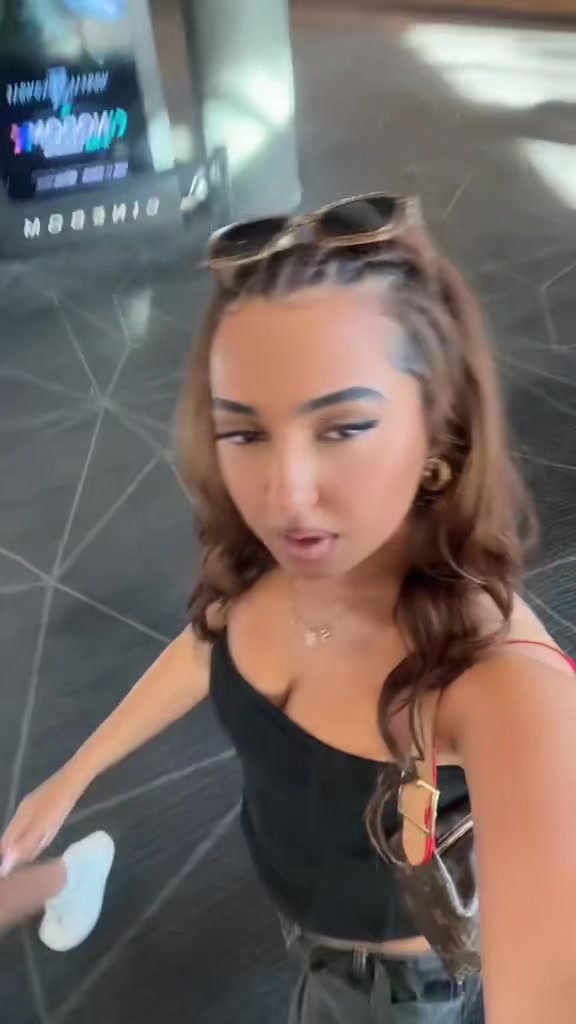 @$hakira