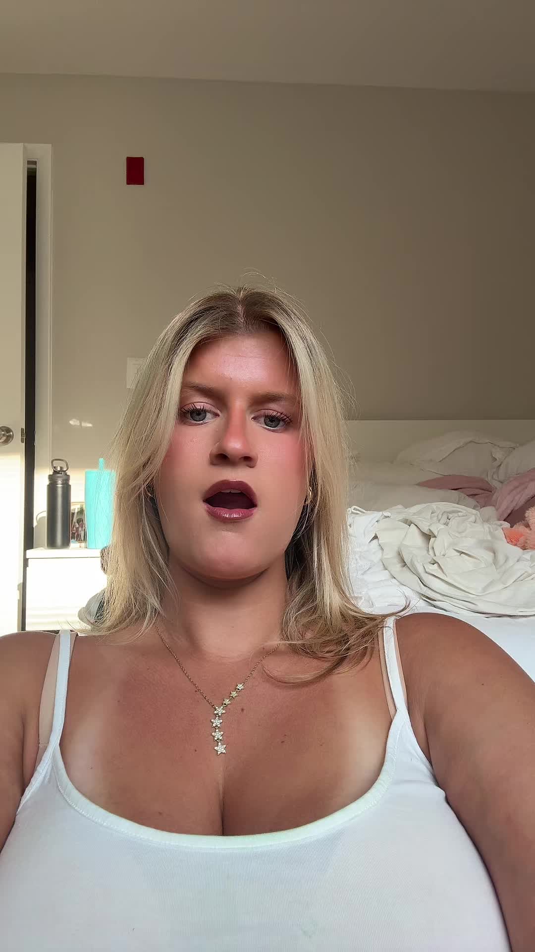 @￼