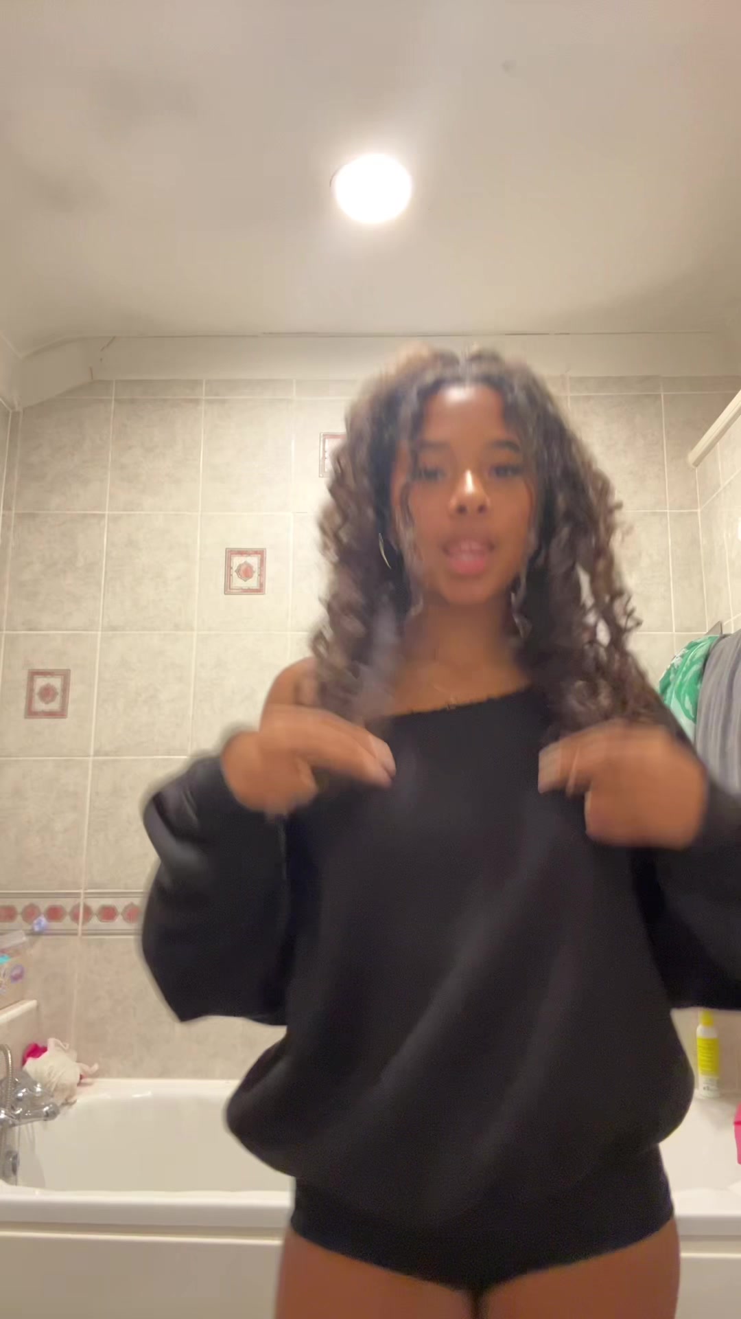 @shani x