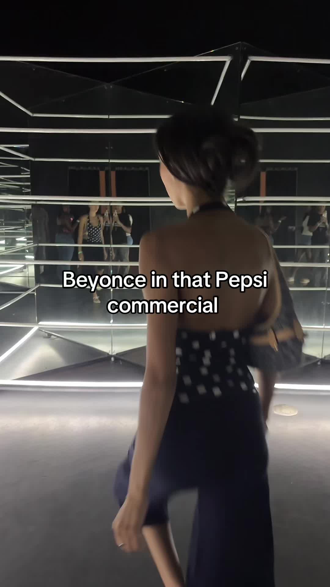 @AYSIA NICOLE