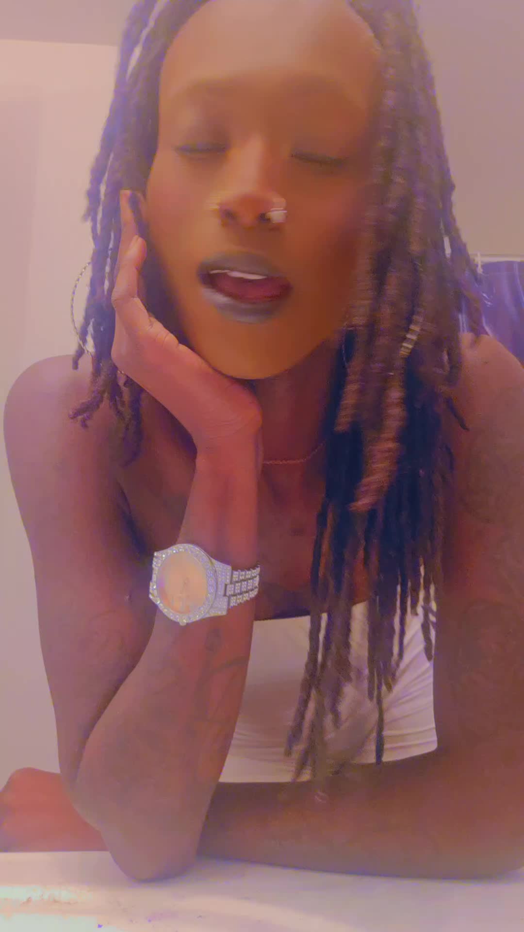 @laady.lay_