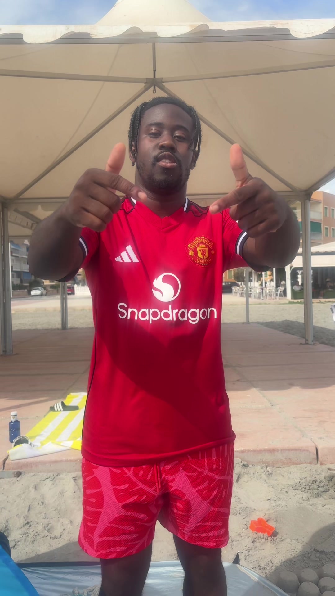 @MR HAPPY FRIDAY🕺🏾🥳