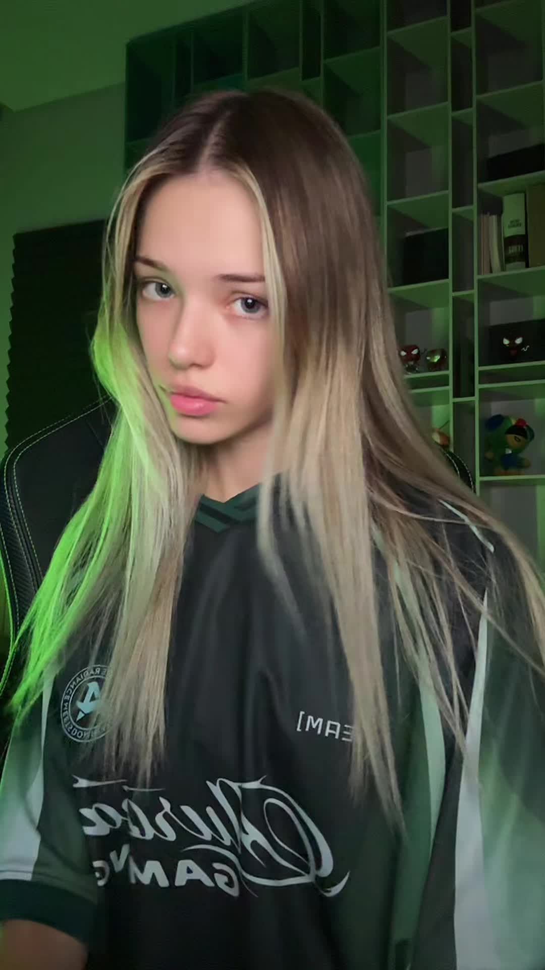 @VLATESSA