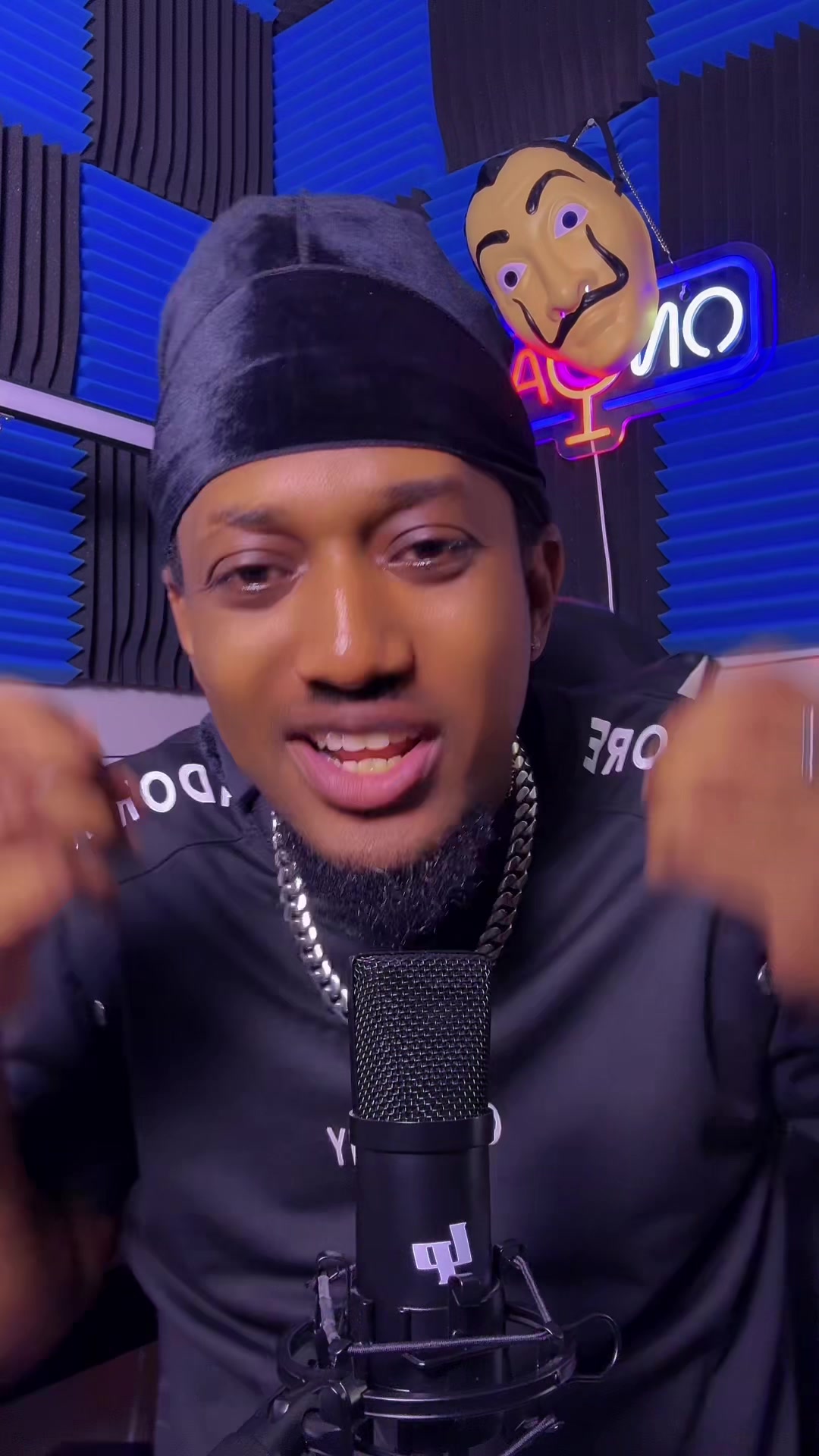 @𝐏𝐲𝐯𝐨 𝐎𝐧 𝐓𝐡𝐞 𝐌𝐢𝐜🎙️