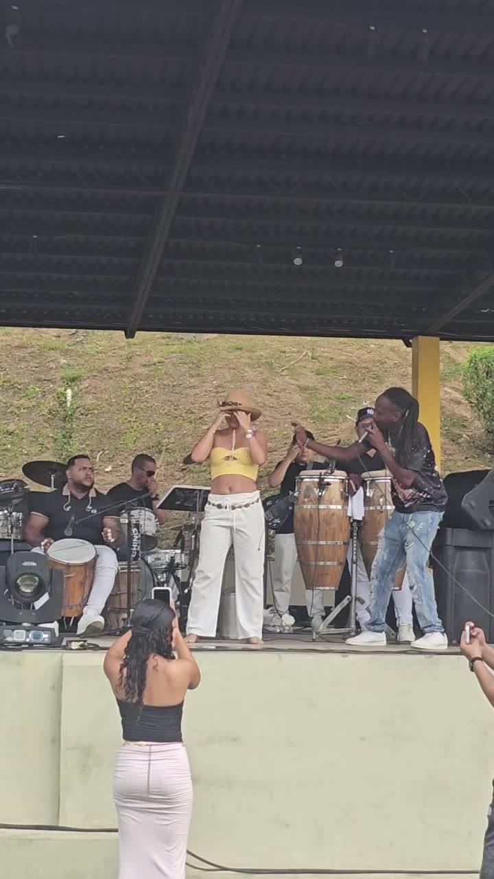 @Los Roland De La Ceiba