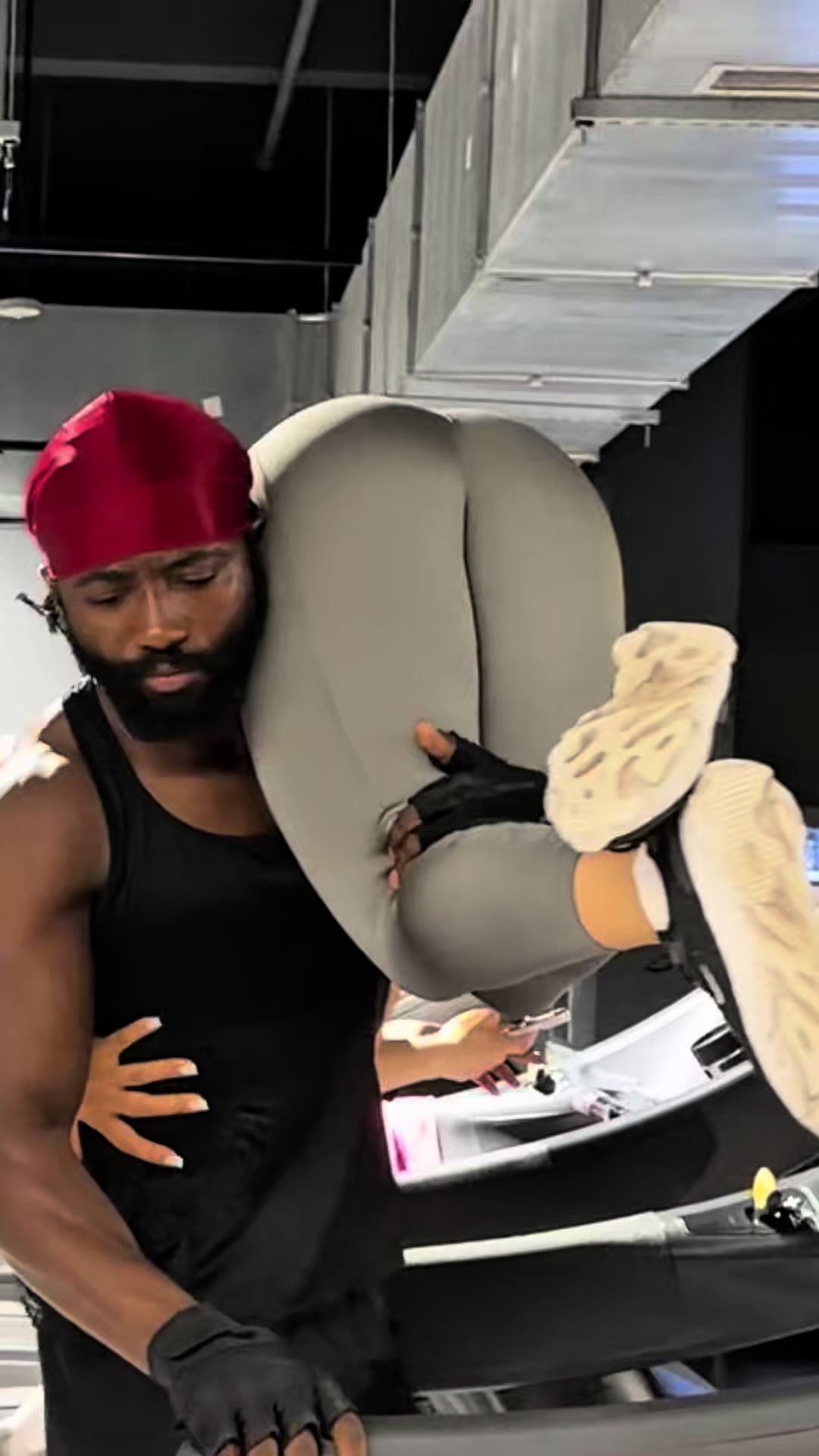 @TheLyonBlackOfficiel