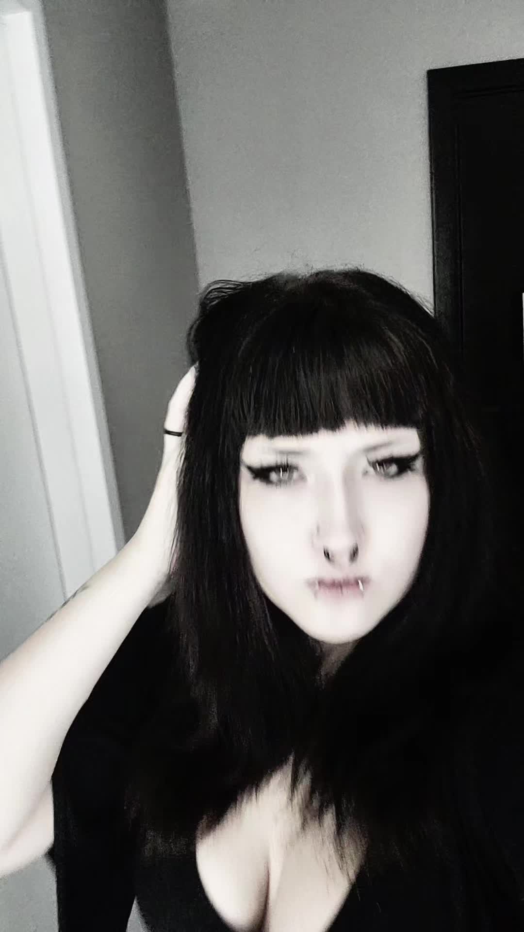 @V4MPY