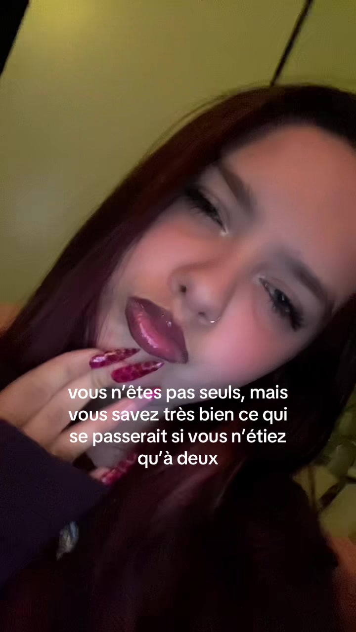 @k̸e̸l̸l̸y̸