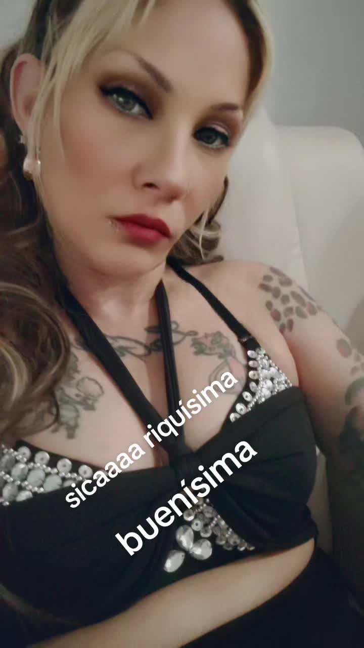 @Gata Fina