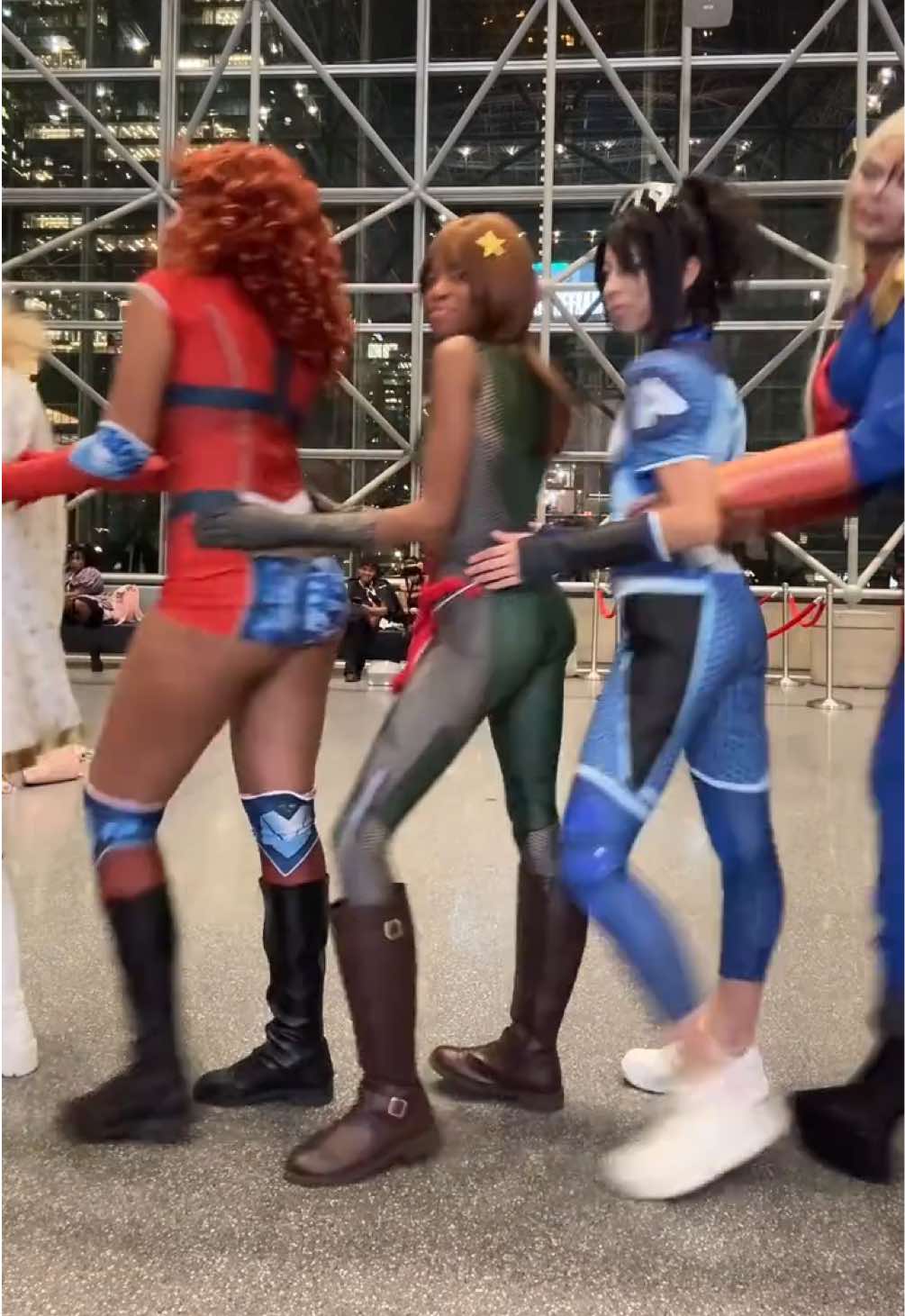@CosplayonMars