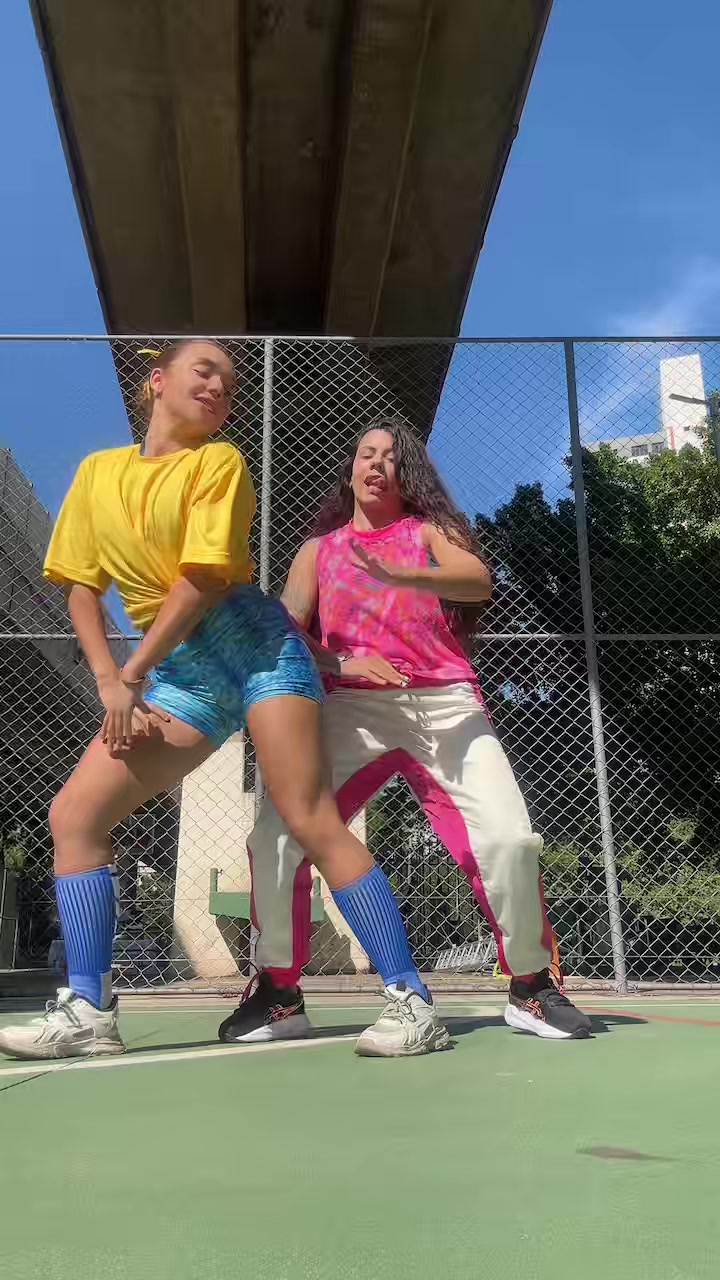 @alinecristinee_