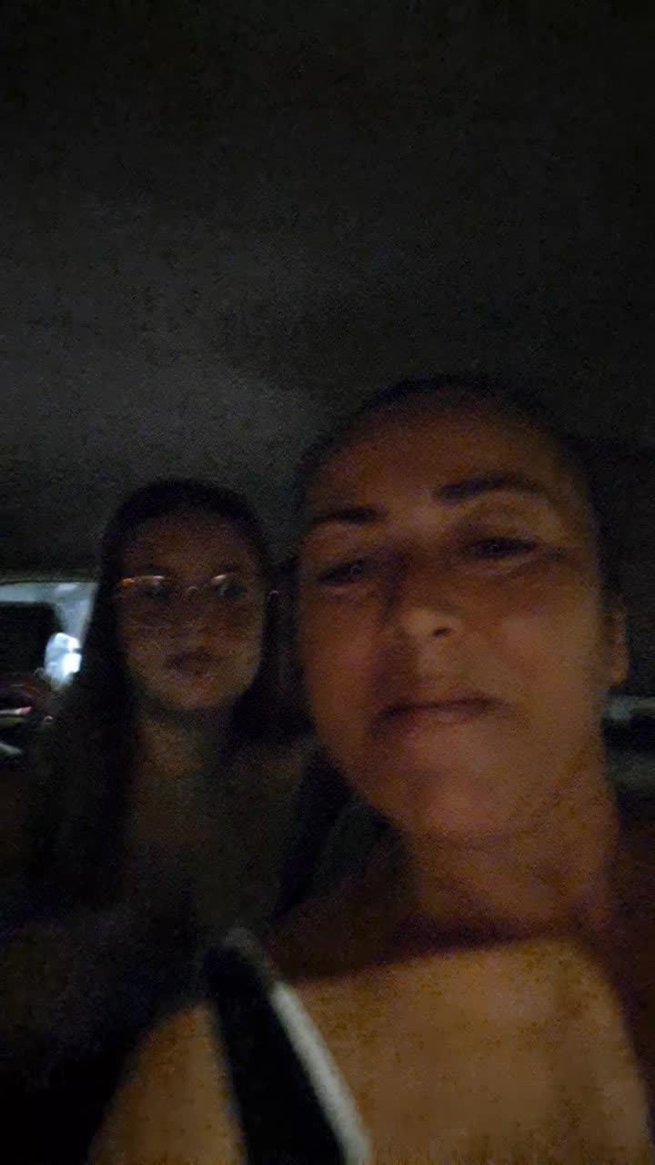 @Flora Guarino433
