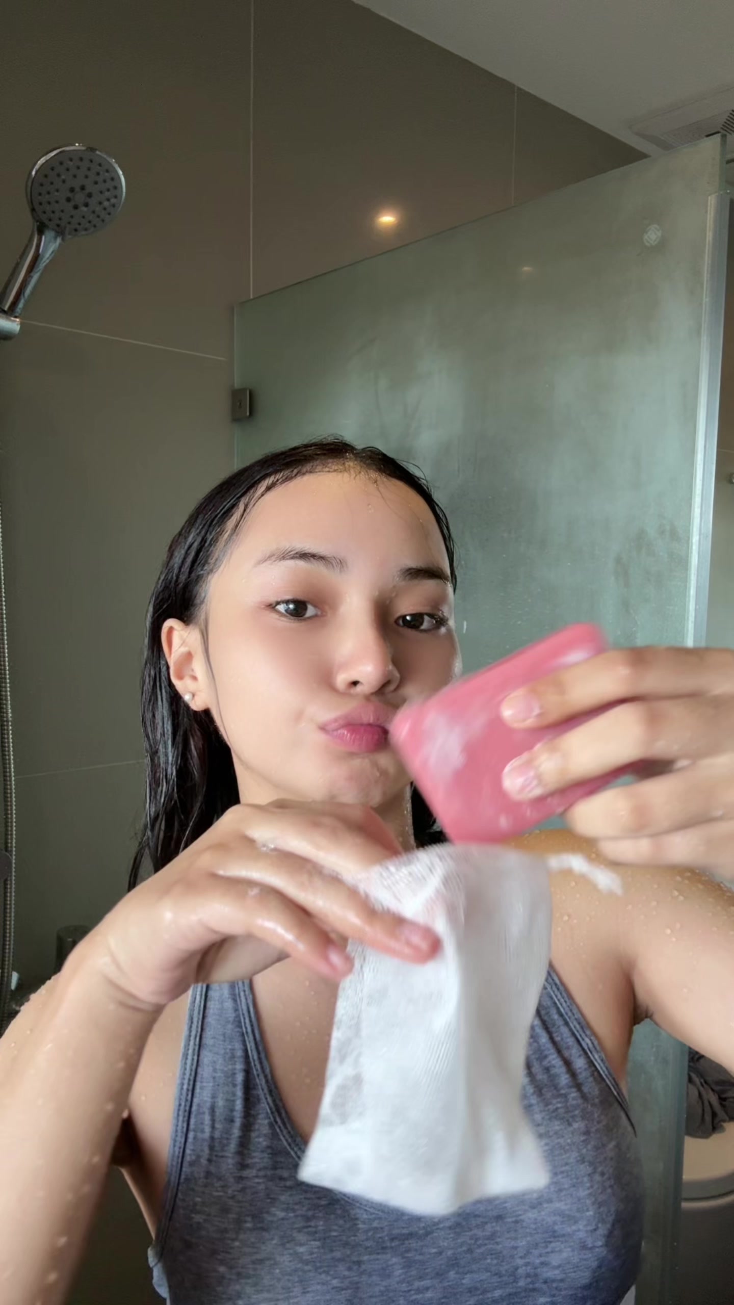 @Elahh