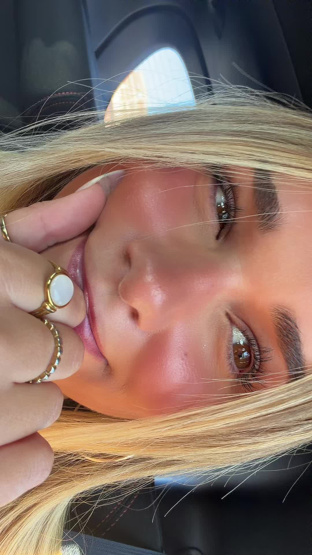 @KIRA MARIE