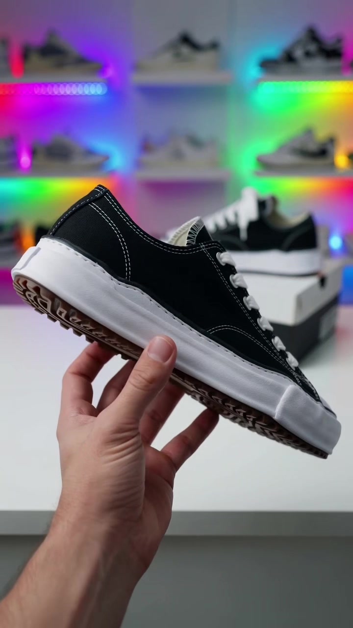 @American Sole