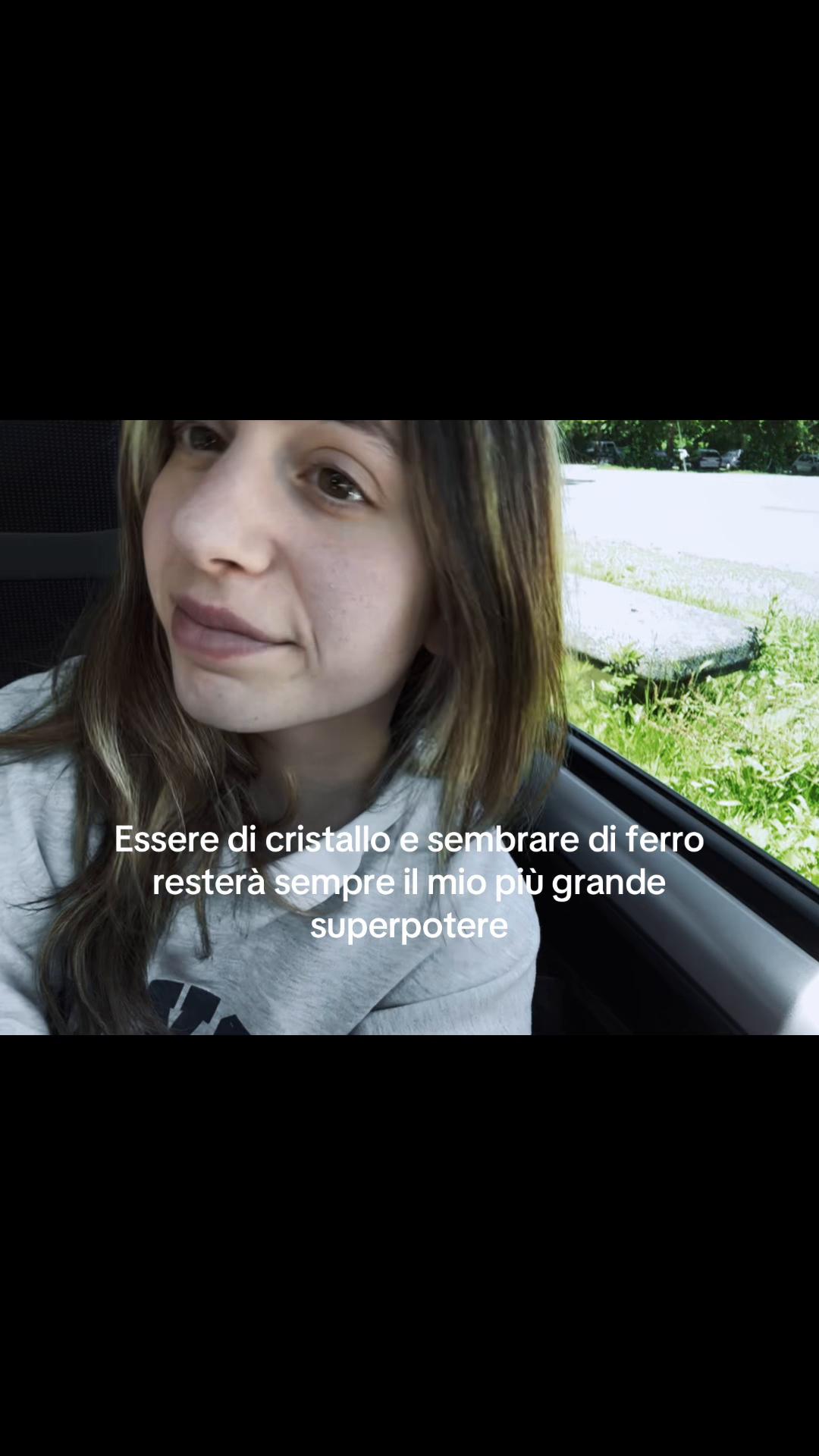 @annaazanella