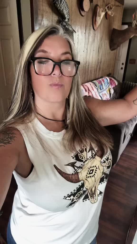 @JulieMarieRiggs