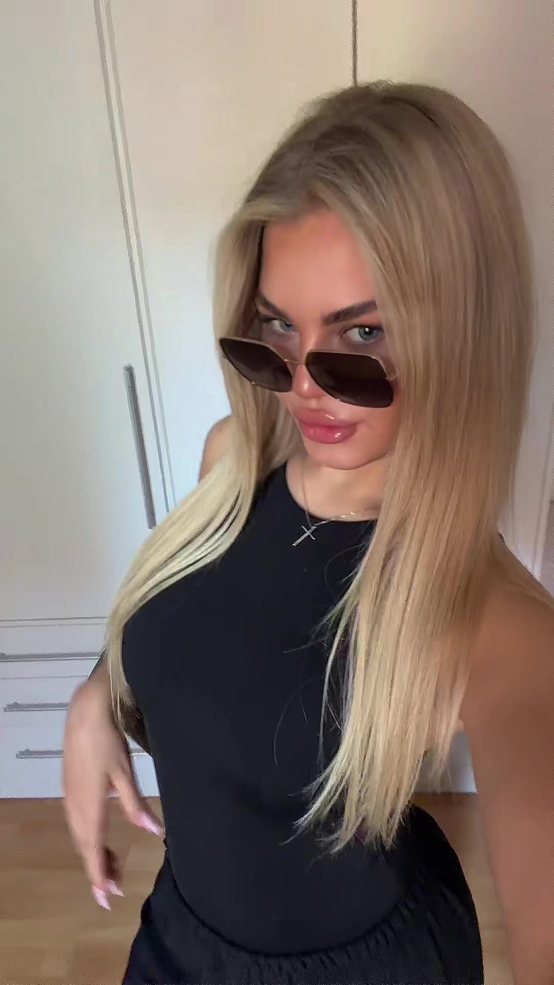 @LV