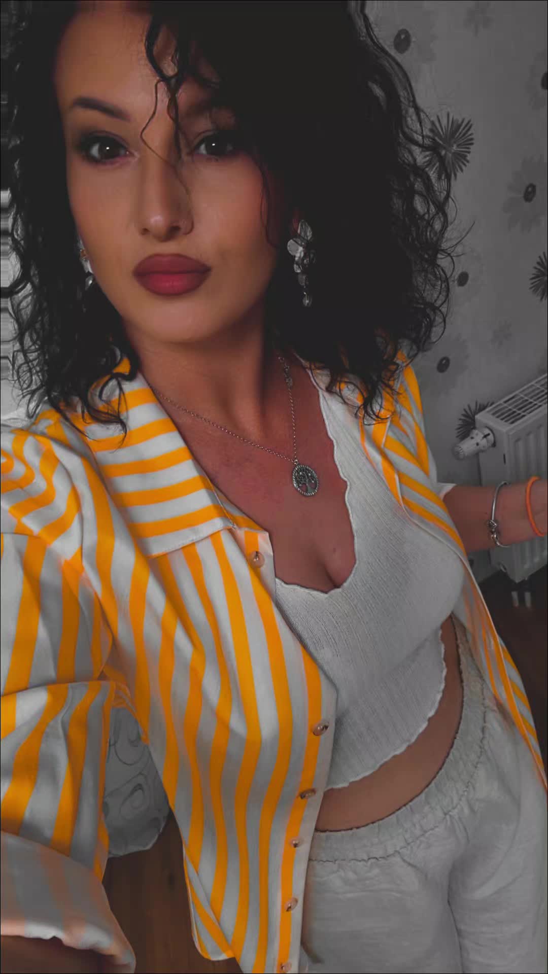 @👑𝕼𝖚𝖊𝖊𝖓 𝖔𝖋 𝕳𝖊𝖆𝖗𝖙𝖘