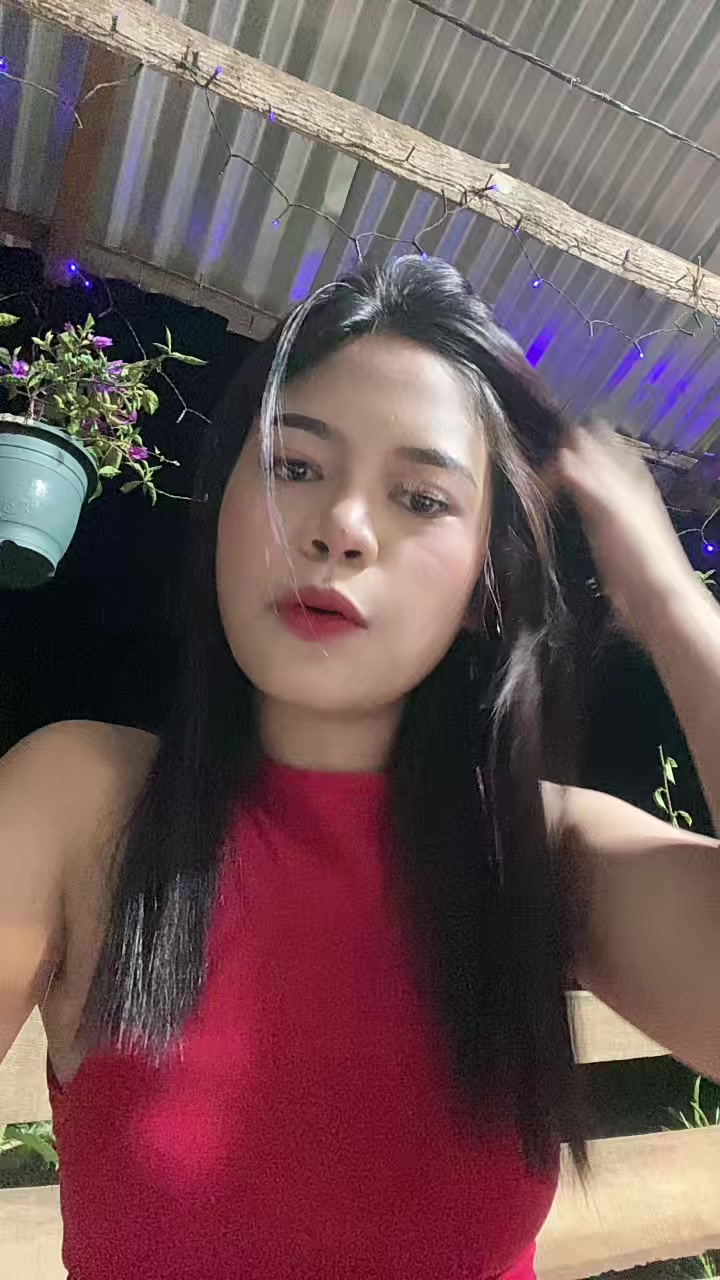 @who’s Ana?