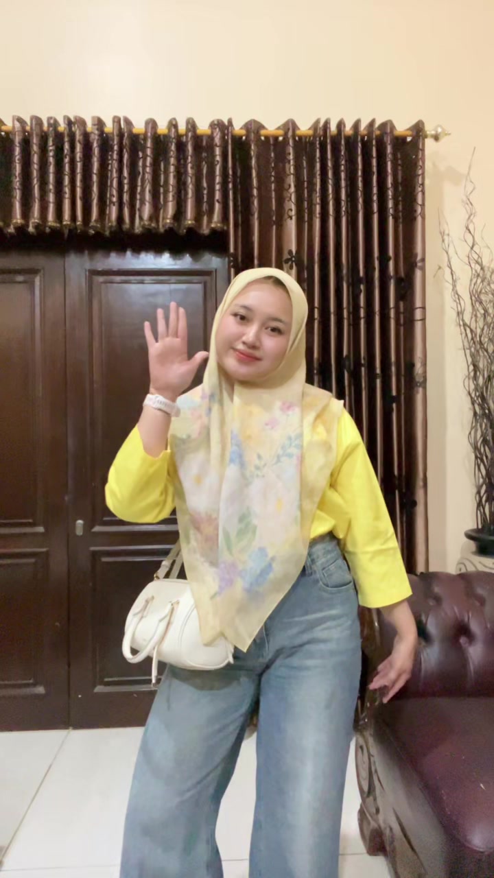 @apt. Indah
