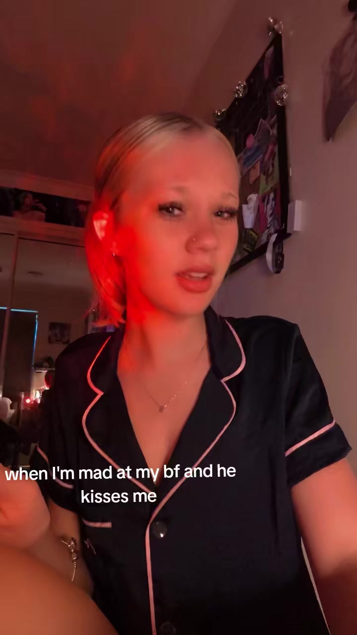 @ellaa🕸️