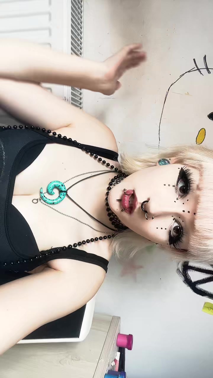 @KOᗰᑭOT ᒍᗩᑭKOᗯY🍎