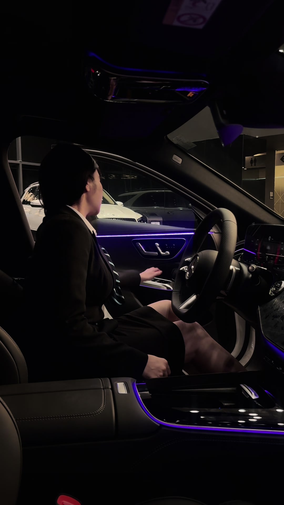 @Tường Liên Mercedes