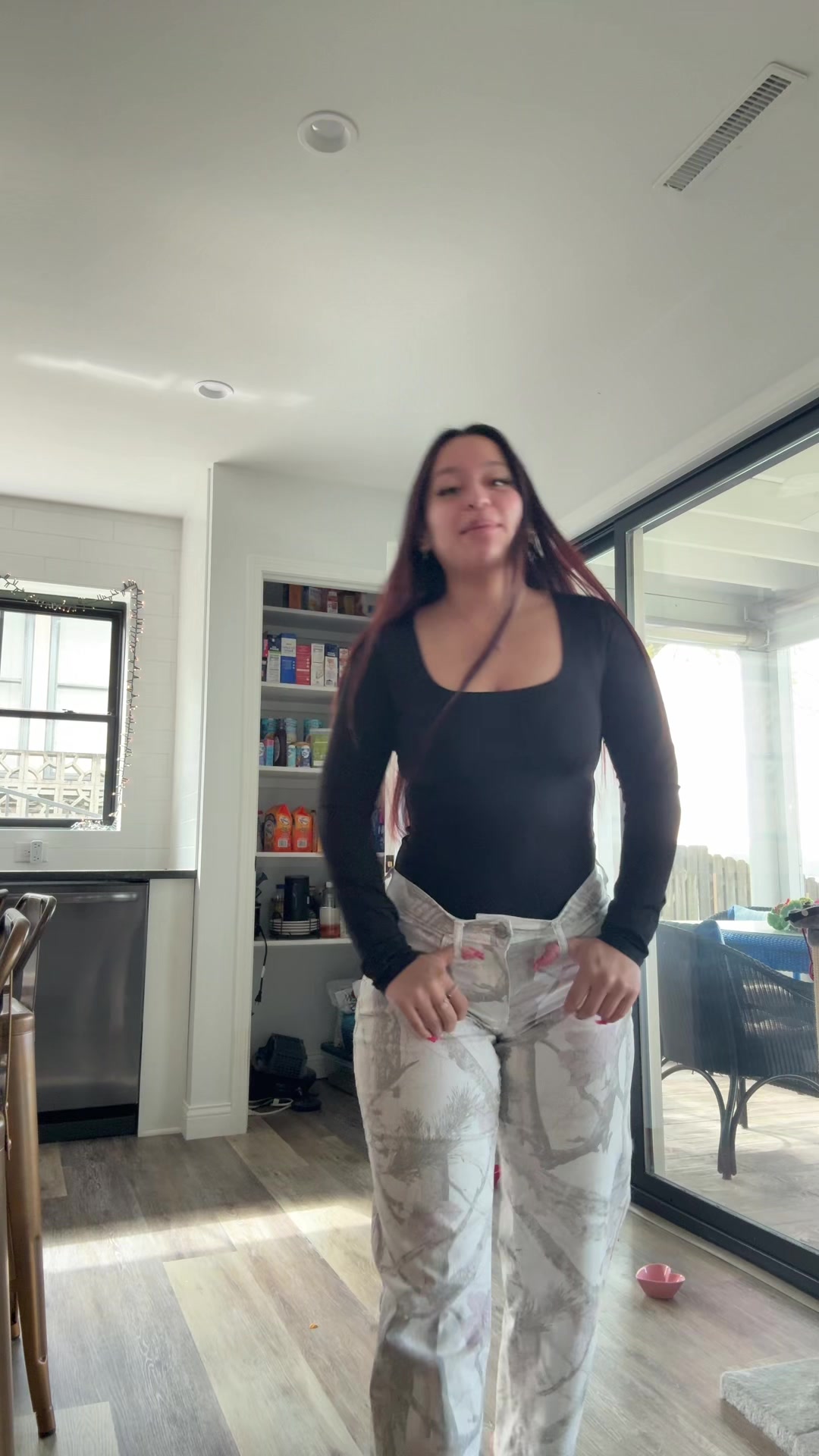 @ava<3