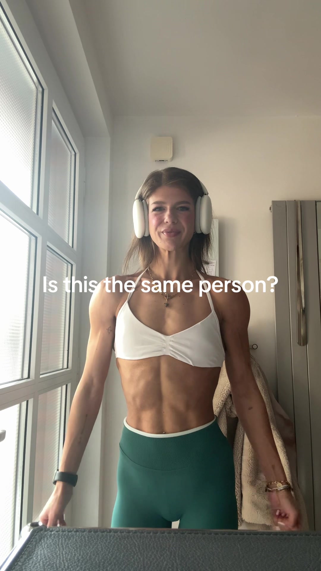 @Julia 🥥 npc bikini athlete